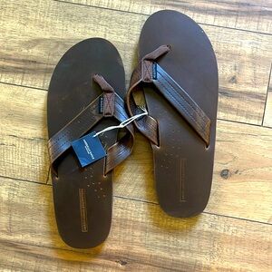 NWT Men’s Size 12 American Eagle Flip Flops